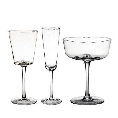 China Heart Shaped Wine Glasses Transparent Glassware Heart Shaped Champagne Flute Crystal Wine Glass Champagne Glass Bulk Heart Shaped Champagne Glasses for sale