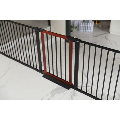 China Wooden Indoor Retractable Playpens Door Baby Safety Gates Baby and Pet Doors Stair Gate Baby for sale