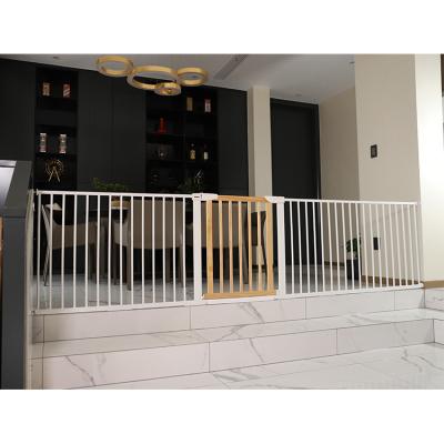 China Retractable Baby Gate Wholesale Other Baby Supplies Wooden Pet Gate Baby Safety Gate Child Safety Gate for sale