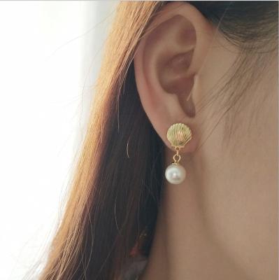 China Unique Pearl Jewelry Women 925 Sterling Silver Shell Earring Silver Drop Earring Pearl for sale