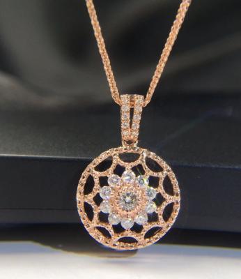 China Pure Gold Real Diamond Delicate Flower Necklace Jewelry 18K Gold Elegant Christmas Jewelry for sale