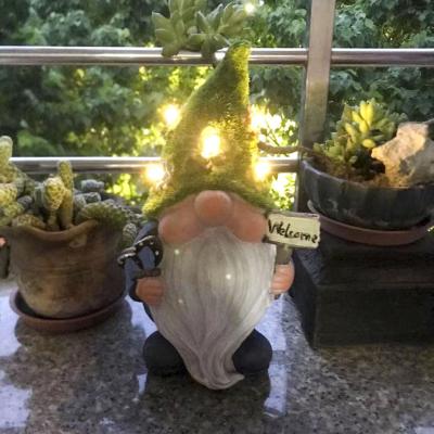 China Worldwide Ready To Ship Garden Moss Green Gnome Solar 6 Lights Resin Dwarf Light Decoration for sale