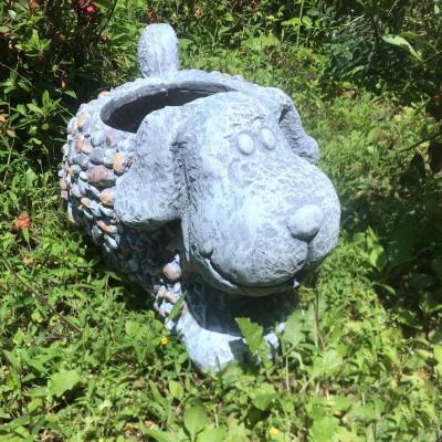 China Global Garden Supply Outdoor Flower Pot Garden Equipment and Flower Pot Gray Dog Resin Flower Production Tools for sale