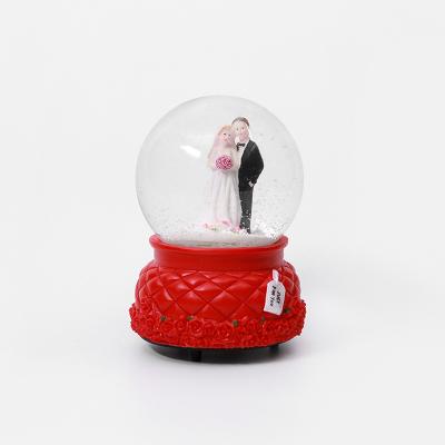 China Europe Decoration Resin Opens Portrait Jewelry Giant Snow Globe Nativity Snow Globe Dyi Figure for sale