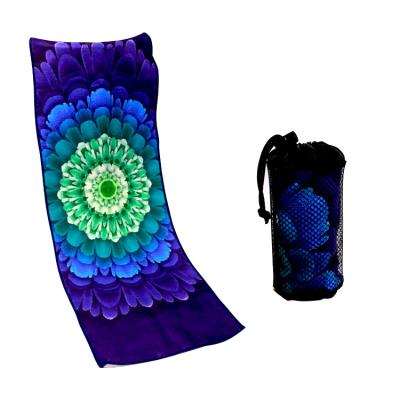 China Custom Copy Kids Safe Logo Microfiber Yoga Towel Non Slip Yoga Mat Wholesale Eco Friendly Hot Yoga Towel for sale