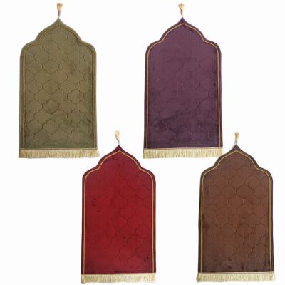 China Factory Wholesale Non Slip Anti Slip Prayer Mat Portable Sejadah Islamic Muslim Prayer Blanket Mat For Mosque for sale