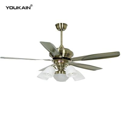 Chine Retro Metal Electric Ceiling Fan with Air Cooling Light Retro Fan 52 Inch Reversible Blade Metal Electric Antique Ceiling Fan with LED Light Remote Control à vendre