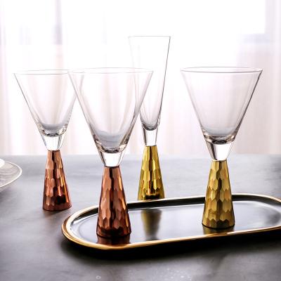 China Luxury handcrafted etched glass crystal cocktail glass champagne flute bar wine glass gold fish scale cup for wedding for sale