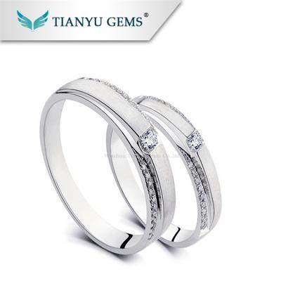 China CLASSIC Customized Engagement Ring Au750 18k White Gold Moissanite Diamond Couple Ring for sale