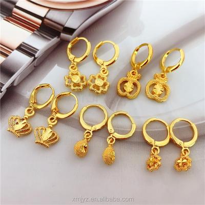 China FASHIONABLE Wholesale Tassel Earrings Gold Version Korean Short Stud Earrings For Women Gold Plated Earrings for sale