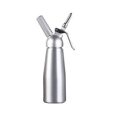 China Sustainable 500ml Cream Whipper Portable Cream Chargers Aluminum Whipped Cream Dispenser for sale