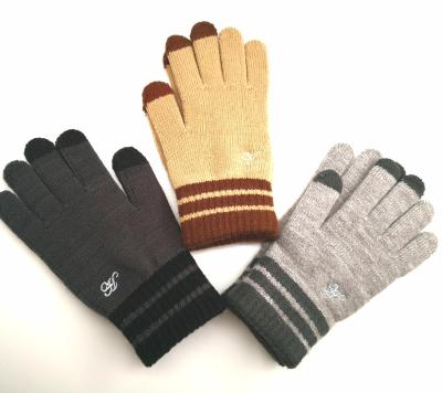 China Outdoor touchscreen factory direct high standard keep warm low MOQ touch screen wholesale custom embroider logo winter glove for sale