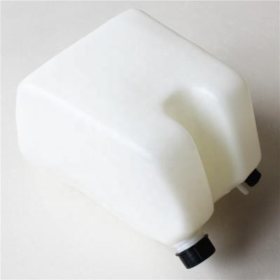 China Professional Floor Mounted Supplier 5L Capacity Kart Fuel Tank Plastic Gaseous Fuel Tank For Go Kart for sale