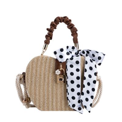 China Wholesale newApple shape woven bag bucket woven bag factory straw bag wave beach bags simple fashion beach bag for women for sale