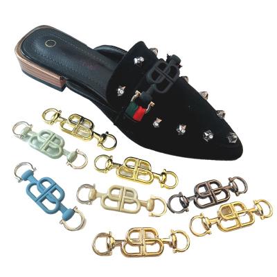 China Metal Shoe Lace Hook Black 2022 High Quality Customized Shoe Chain plastic Metal Shoe Ornament , Decorative Shoe Buckles, for sale