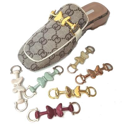 China Custom Clog Charm Factory  wholesale Custom fashion Leather sandal Shoes Accessories boot chain gold  shoes buckles for sale