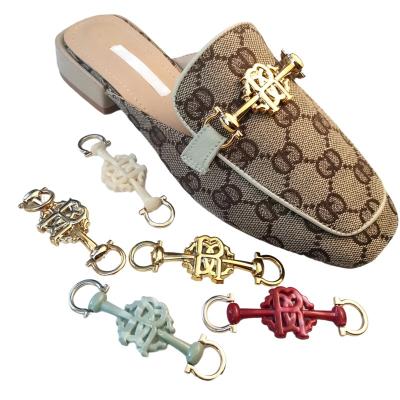 China Custom Clog Charm amazon hot sale High Quality Customized Shoe Chain plastic Metal Shoe Ornament , Decorative Shoe Buckles for sale