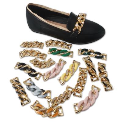 China Chains Wholesale customization shoe upper lady's bag plastic with glass crystal acrylic chain metal shoe buckle shoe chain for sale