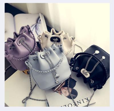 China Wholesale Fashion Cute PU Chain Bucket Bag Cross Clip - Body Women Handbags With Drawstring For Girl for sale