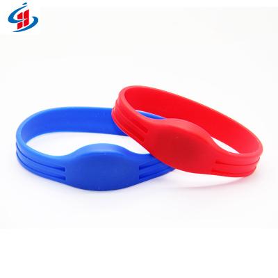 China Wholesale Custom Waterproof / Waterproof Proximity NFC Wristband RFID Silicone Smart Wristband For Access Control for sale