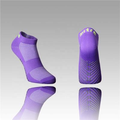 China Good Material Breathable Custom Design PVC Anti Slip Foot Cotton Ankle Sport Socks for sale