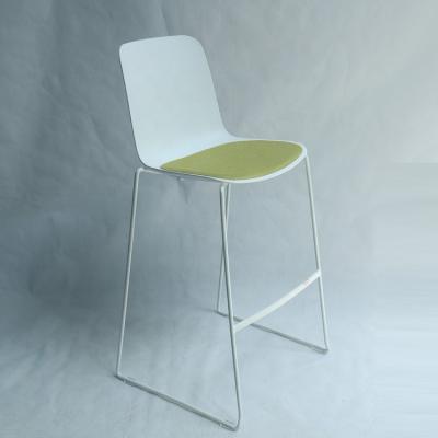 China Modern Bar Stool Metal Metal Plastic Bar Stool For Hotel Bar Chair for sale