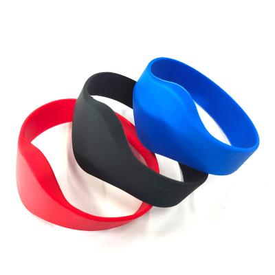 China Waterproof / 13.56MHZ Waterproof NFC Wristband Silicone HF RFID Wristband Payment Moneyless Contactless Transit RFID Ticket for sale