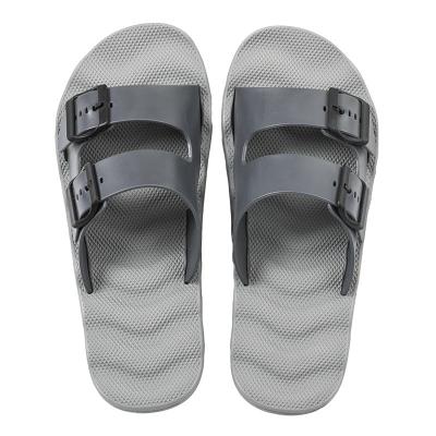 China Lightweight Adjustable Button Sandals Men Shoes Beach Shoes Massage Large Size Shoes for sale