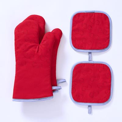 China Insulation Non Slip Square Check Printed Kitchen Cooking Glove Cotton Heat Resistant High Quality Oven Gloves for sale