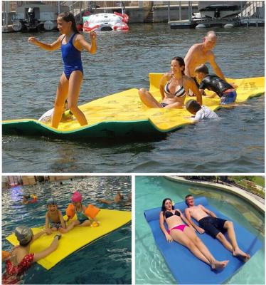 China XPE Foam 2021 Best Seller XPE Foam Water Mat Foam Water Toy Floating Pad 3 Layers Colchonetas d'agua de Para for sale