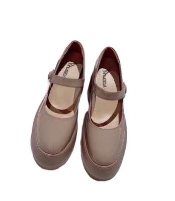 China Retro small women's flat shoes anti-skid leather shoes Four Seasons of the 2022 chiffon cake platform design for sale