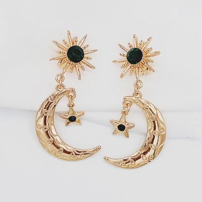 China 2022 New Design High Shiny Polished Green Clip On Earrings Non Pierced Cuff Moon And Star Earrings for sale