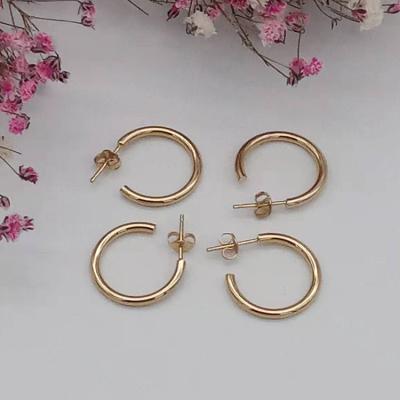 China Fashionable CLASSIC Women's 18k Hoop Earrings Nickel Free Eco-Friendly Gold Plated CC Earrings for sale