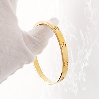 China CLASSIC Classic High Quality Gold Plated Bracelets Women , Stainless Steel Bracelets And Bangles for sale