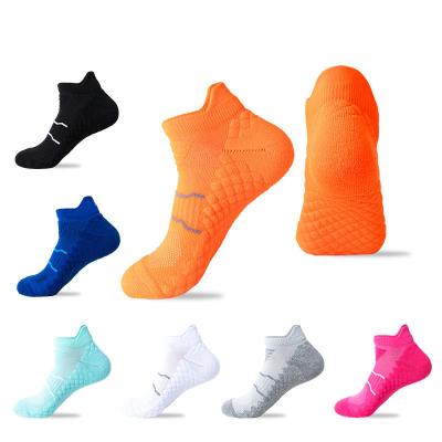 China Breathable Elite Sports Basketball Soccer Socks Men Women Men Women Anti Moisture Slip Recycling Sports Running Thick Socks for sale