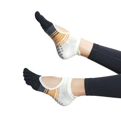 China Wholesale Breathable Professional Yoga Socks Sports Anti-slip Fitness Silicone Finger Yoga Socks The Five for sale