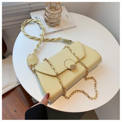 China 2022 new summer fashion square bag solid color lock ladies handbag small fashion messenger chain shoulder bag for sale