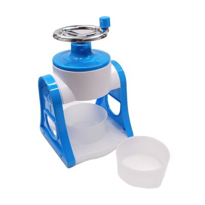 China New Household Hotel Razor Small Smoothie Machine Manual Continuous Ice Cream Mini Hand Ice Crusher Manual Ice Beater for sale