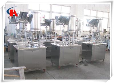 China Low Consumption Pure Water Filling Machine 3 In 1 Production Line Avoiding Second Pollution for sale