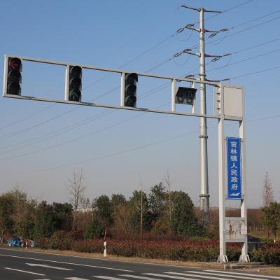 China Señal de tráfico galvanizada de la inmersión caliente poste, los 6m poste ligero voladizo en venta