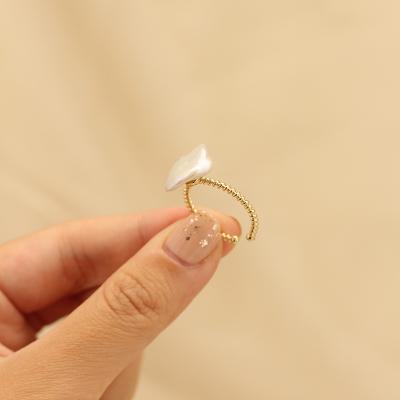 China Baroque Pearl Ring Elegant CLASSIC Minimalist Natural Freshwater Simple Spiral Pearl Ring Women Jewelry for sale