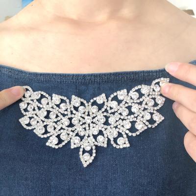 China Flatback Crystal White Rhinestone Applique Sew on Rhinestone Flower Shape for Wedding Dress Ties Collar Decoration for sale