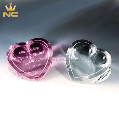 China China Glass Slope Gifts Wedding Favors Crystal Heart Paperweight For Engraving Souvenirs for sale