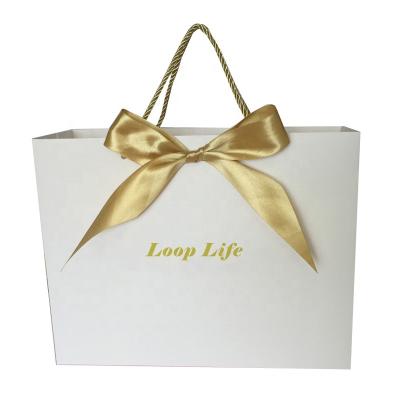 China Small MOQ Recyclable Custom Design Printing Luxury Paper Gift Shopping Bag With Ribbon Handle for sale