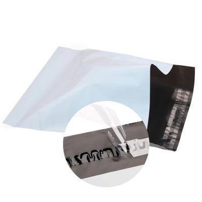 China 14.5 X 19 Large Poly Mailer Waterproof Strong Adhesive Poly Mailer Mailing Bags For Delivery for sale