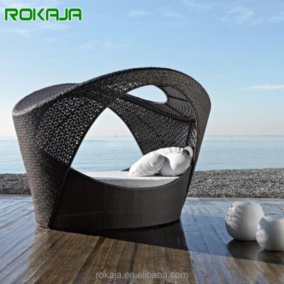 China Modern Luxury Birds Nest Design Rattan Creative Villa Swimming Pool Large Sofa Outdoor Lazy Sofa for sale