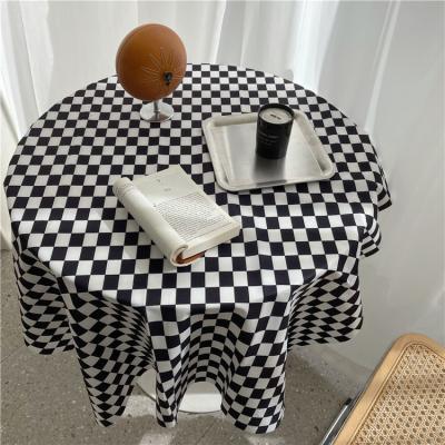 China Sustainable Black and White Buffalo Plaid Checkered Picnic Disposable Tablecloths for sale