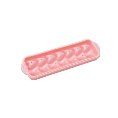 China Sustainable Novelties Food Grade Stackable Love Heart Shape Bar Tray Mold Non-Stick Party Drinks Silicone 18 Ice Cube for sale