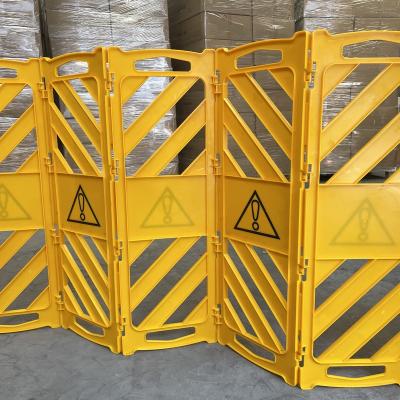 China Portable Movable Construction Shaft Elevator Construction Shaft Foldable Plastic Protective Retractable Barrier Movable Insulation for sale