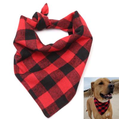 China Viable Wholesale Adjustable Red and Green Dog Bandana Christmas Style Christmas Cotton Plaid Dog Scarf Bandana for sale